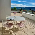 Luxury, Quiet Flat Overlooking زيورخ