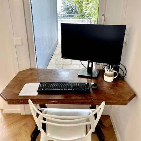 Apartment Luxury, Quiet Flat Overlooking *
