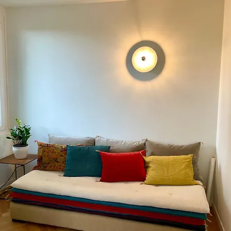 Luxury, Quiet Flat Overlooking *