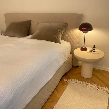 Luxury, Quiet Flat Overlooking Apartment
