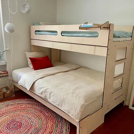 Luxury, Quiet Flat Overlooking Apartment *