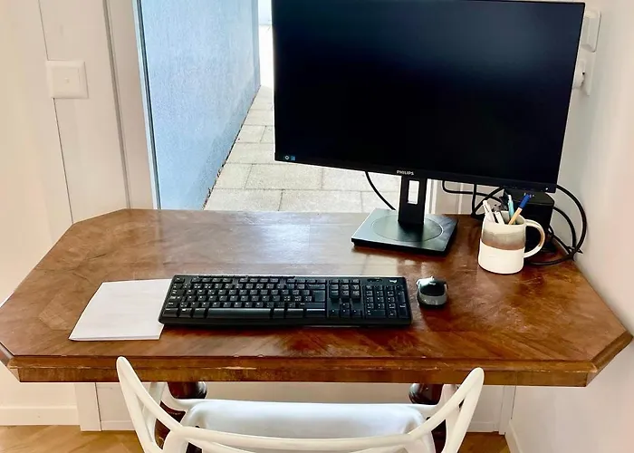 Luxury, Quiet Flat Overlooking Lägenhet *