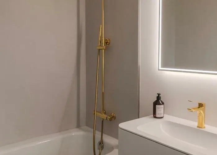 Lägenhet Luxury, Quiet Flat Overlooking Zürich