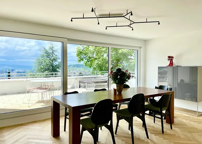 Lägenhet Luxury, Quiet Flat Overlooking