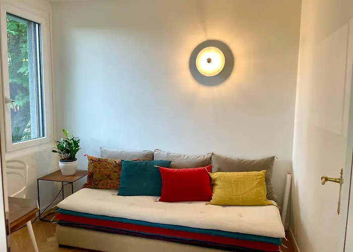 Luxury, Quiet Flat Overlooking *