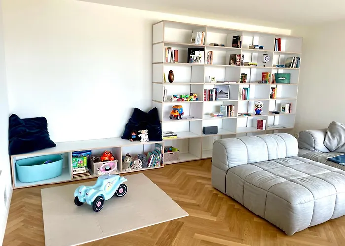 Luxury, Quiet Flat Overlooking