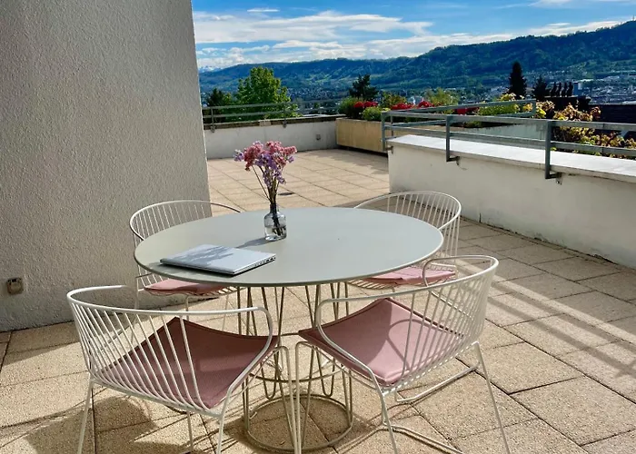 Luxury, Quiet Flat Overlooking * Zurique