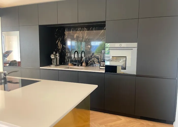 Luxury, Quiet Flat Overlooking 취리히