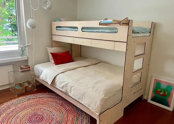 Luxury, Quiet Flat Overlooking 아파트 *