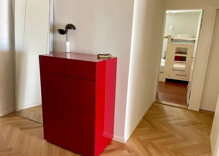 Luxury, Quiet Flat Overlooking * Zurique