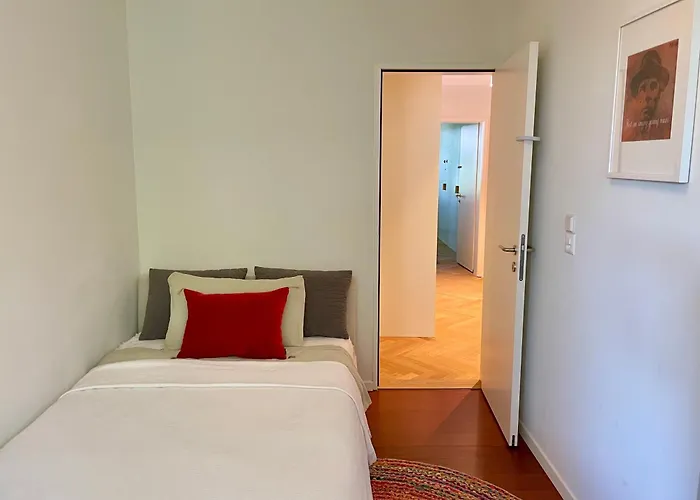 Luxury, Quiet Flat Overlooking Apartamento