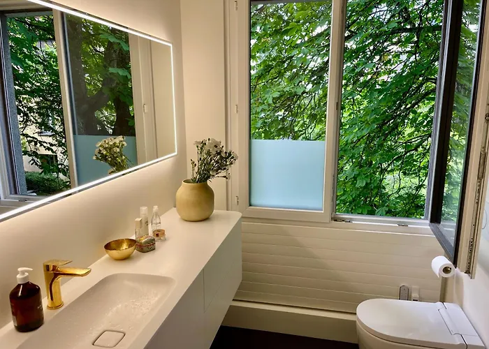 Luxury, Quiet Flat Overlooking * 취리히