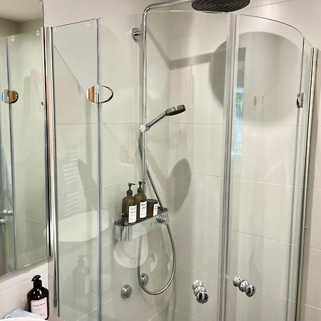 Luxury, Quiet Flat Overlooking Ζυρίχη